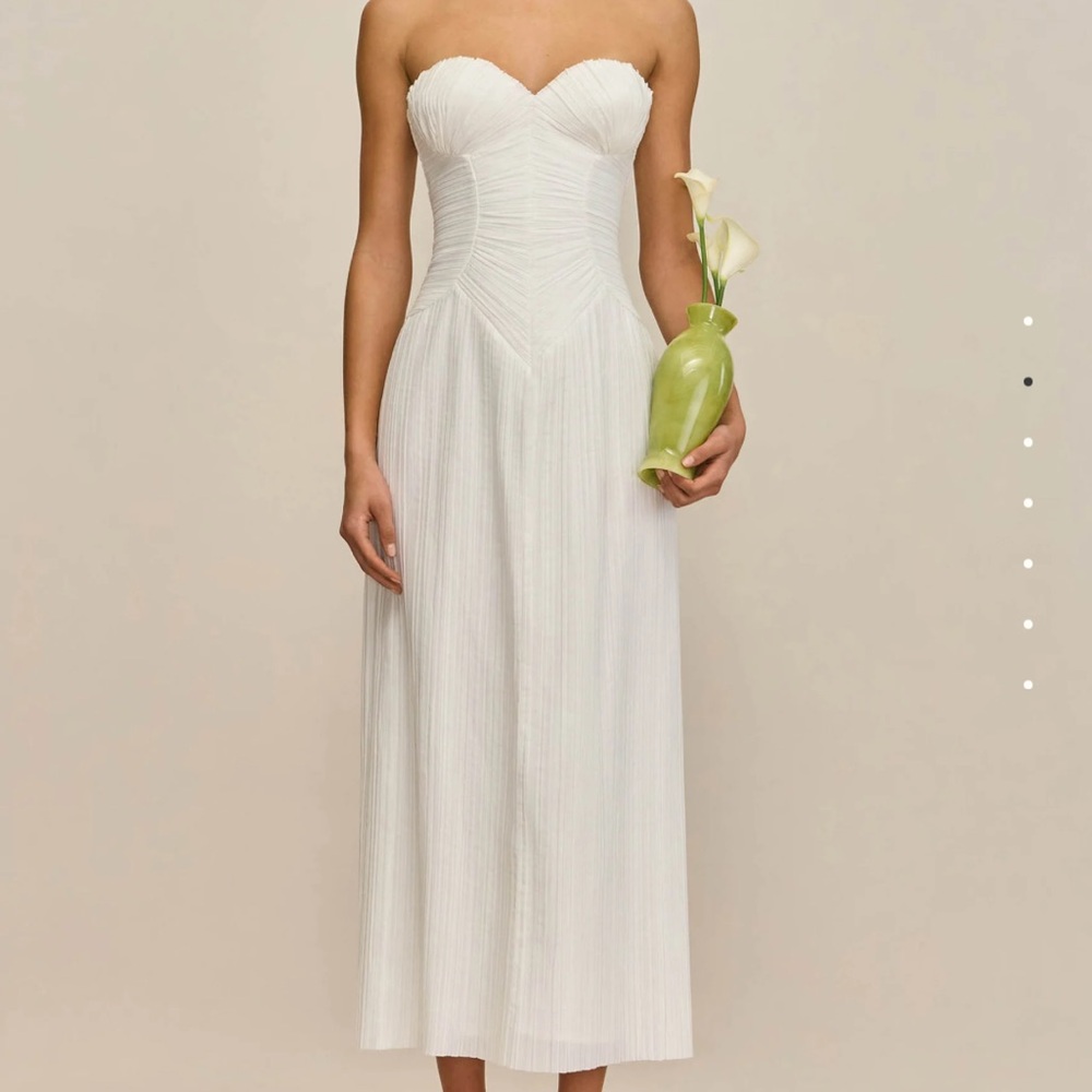 Cult Gaia Ashika Gown - Picture 2 of 15